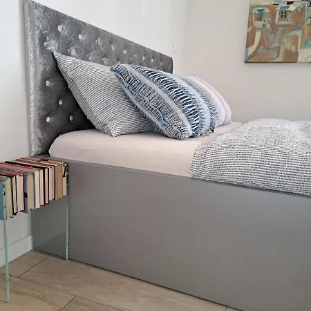 Slovenian Art Story Apartment *