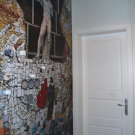 شقة Slovenian Art Story