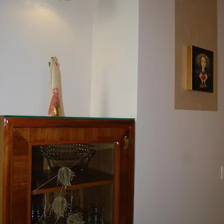 شقة Slovenian Art Story *