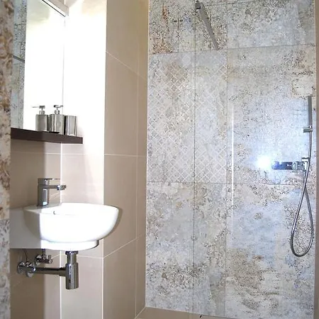 Апартаменти Slovenian Art Story